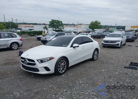 2019 Mercedes-Benz A 220 4Matic z USA, uszkodzony, nr VIN WDD3G4FB0KW022398